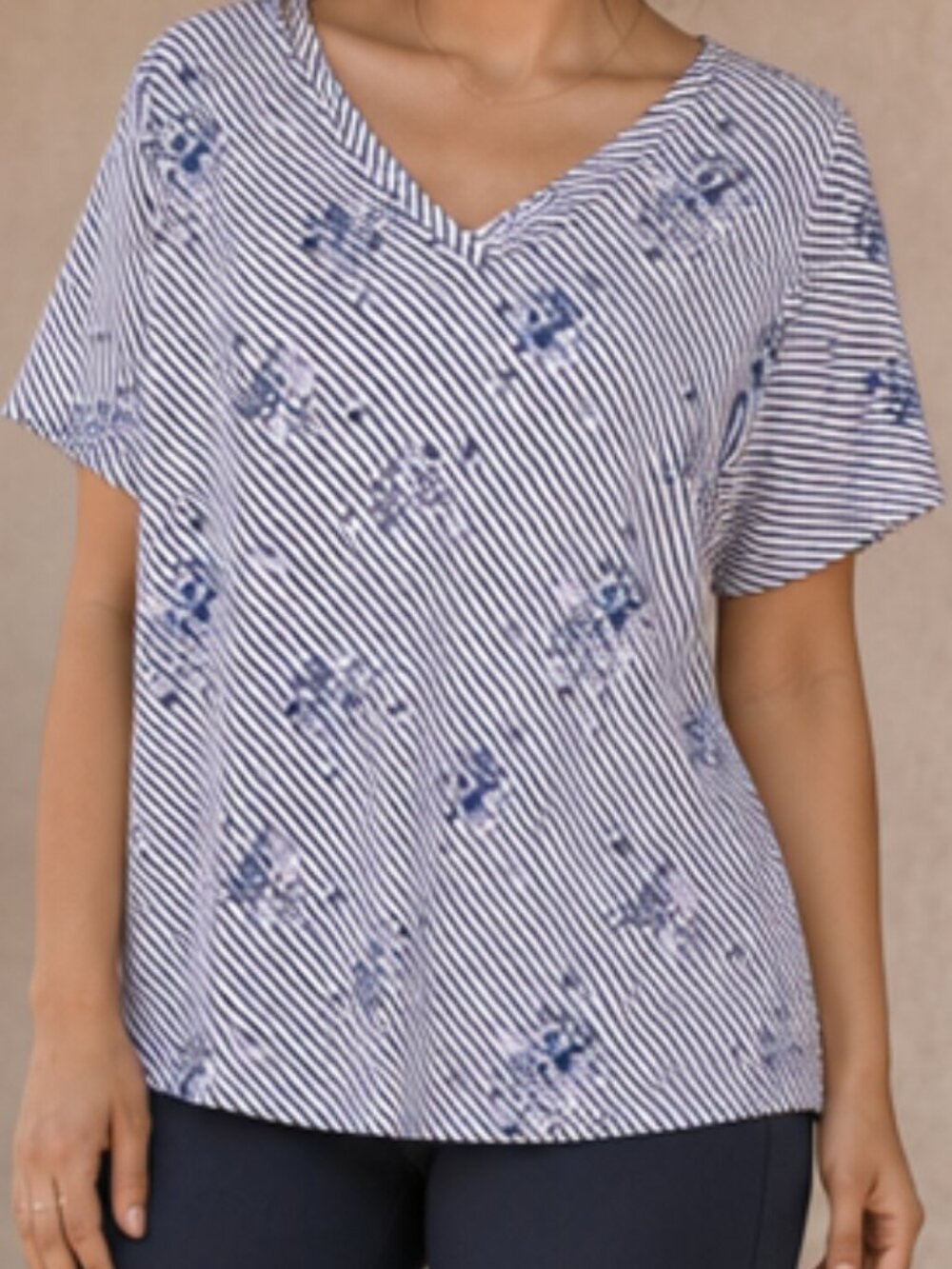 Lane Bryant Plus Size Casual Striped Floral V Neck Short Sleeve tee 26/28